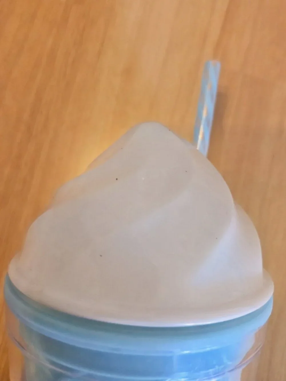 Bewaltz Blue/White Ice Cream Cone Shape BPA Free Plastic 20 Oz Travel Cup wStraw